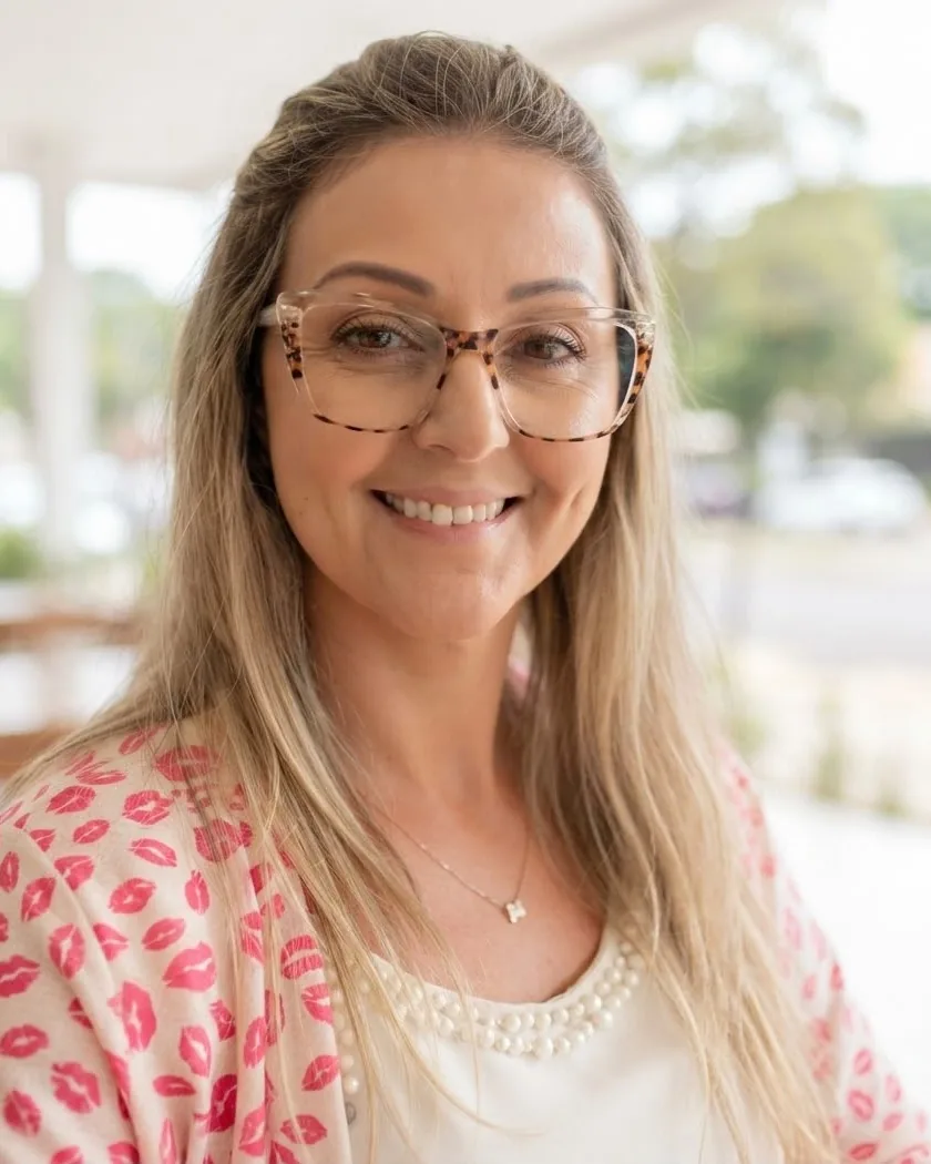 Silvia Vaz sorrindo